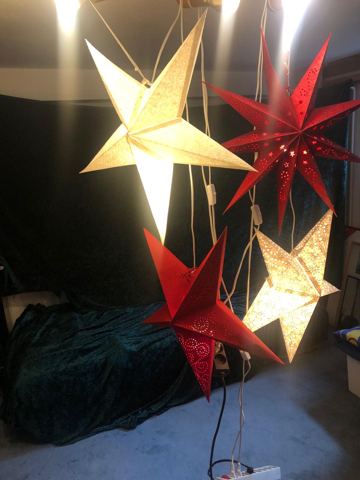 Weihnachtsstern „Weihnachtszeit“ – Weiß mit glitzernden Ornamenten